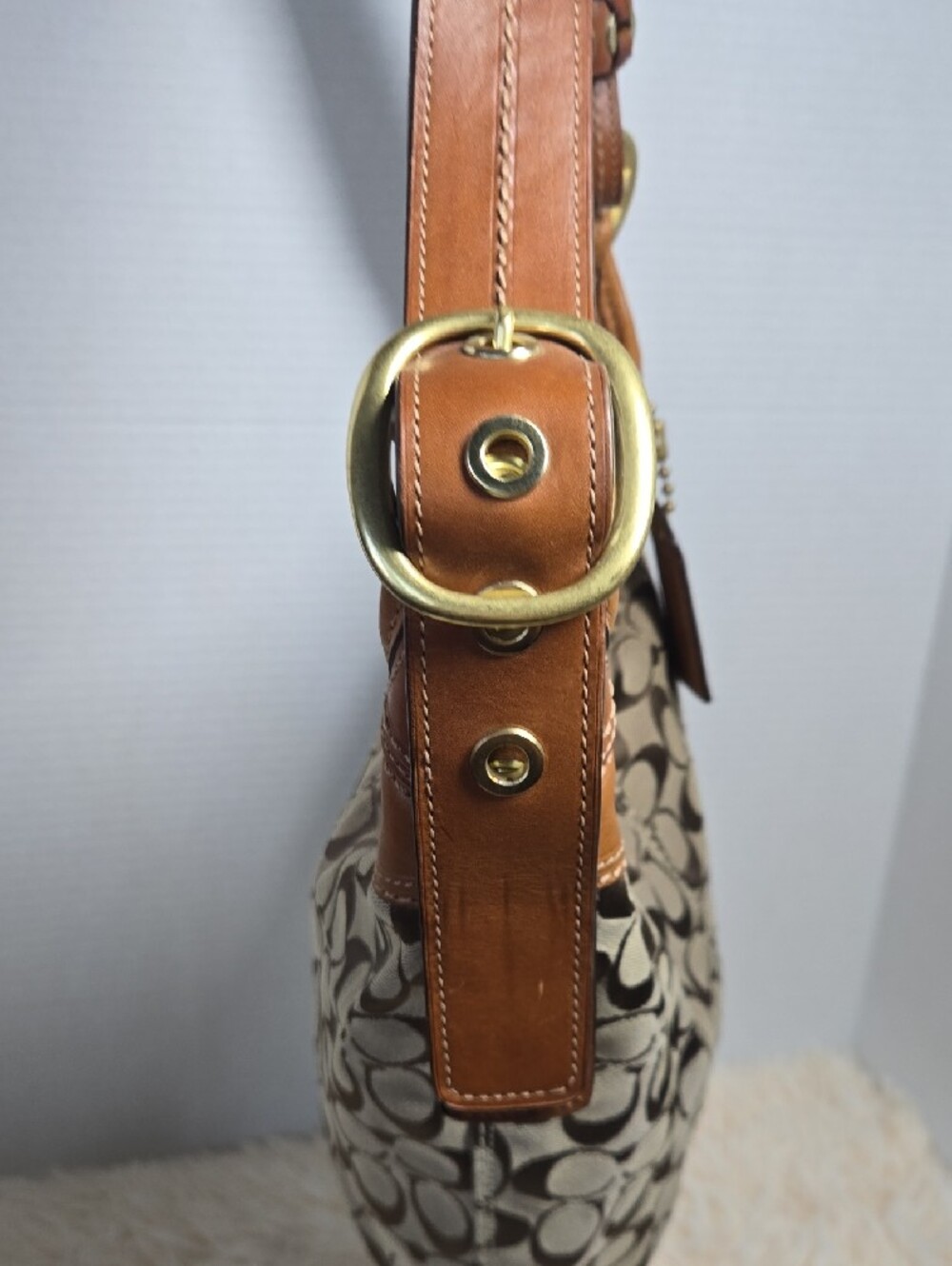 EUC Coach Tan & Brown Signature Canvas Shoulder Bag - Picture 3 of 9